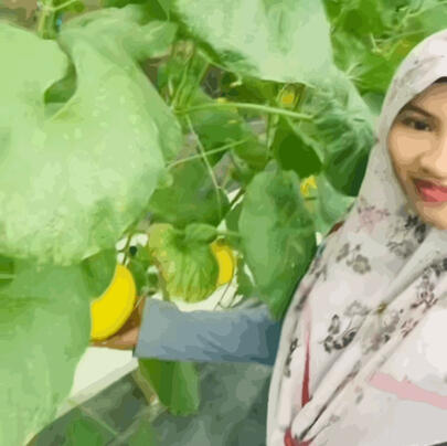 Mdm Syahrum Zakaria, Melon Grower & SZ Agrofarm Owner Testimonial profile photo of Mdm Syahrum Zakaria, owner of SZ Agrofarm and a commercial melon grower, who uses QarboGrow to achieve faster crop growth, fruit that is 0.5kg to 1kg heavier, and sweeter melons.